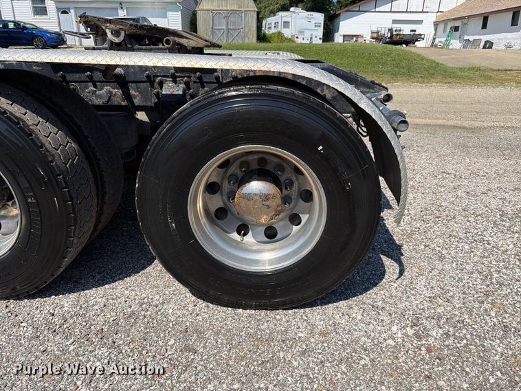 image for item FK4154 2002 Peterbilt 378 semi truck