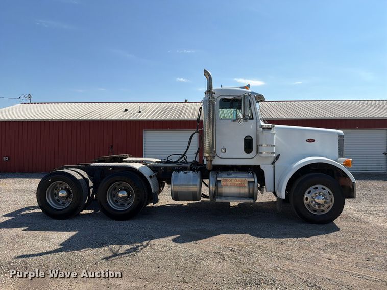image for item FK4156 2002 Peterbilt 378 semi truck