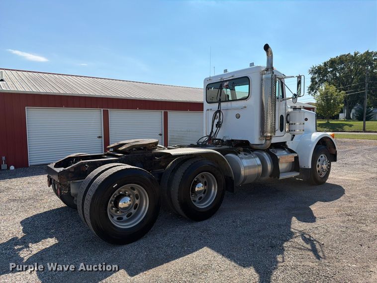 image for item FK4156 2002 Peterbilt 378 semi truck