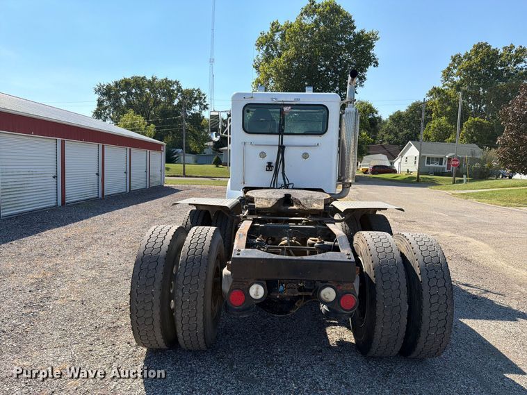image for item FK4156 2002 Peterbilt 378 semi truck