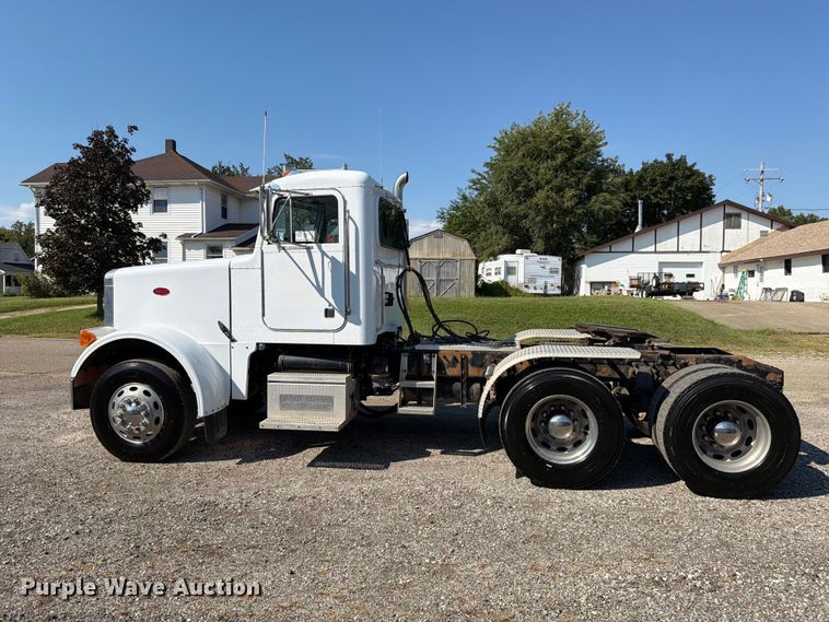image for item FK4156 2002 Peterbilt 378 semi truck