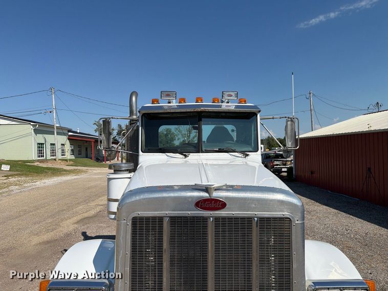 image for item FK4156 2002 Peterbilt 378 semi truck