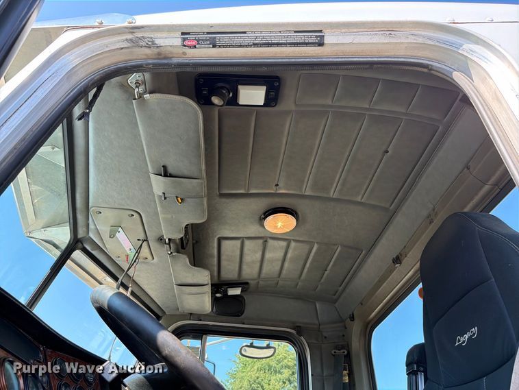 image for item FK4156 2002 Peterbilt 378 semi truck