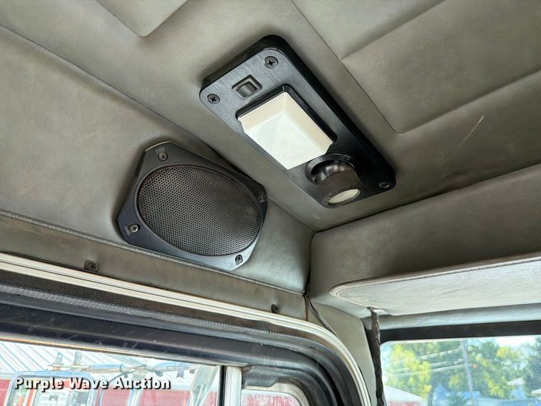 image for item FK4156 2002 Peterbilt 378 semi truck
