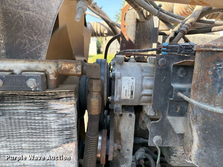 image for item FK4156 2002 Peterbilt 378 semi truck