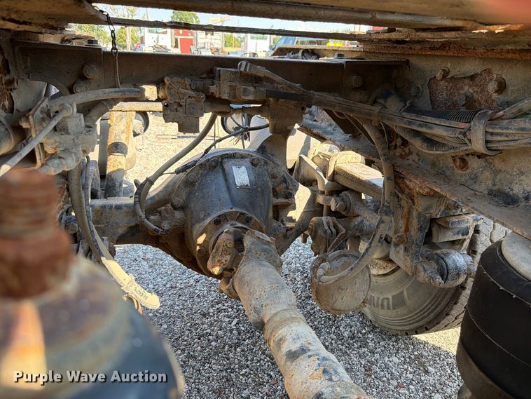image for item FK4156 2002 Peterbilt 378 semi truck