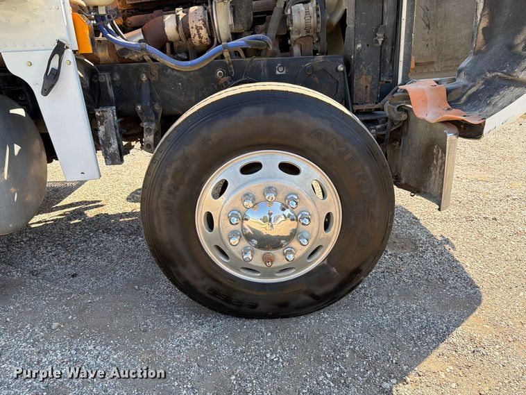 image for item FK4156 2002 Peterbilt 378 semi truck