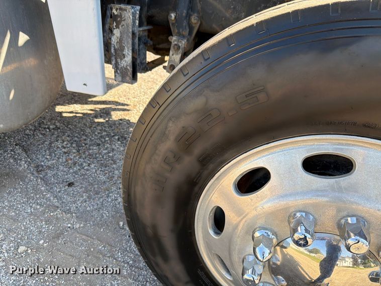 image for item FK4156 2002 Peterbilt 378 semi truck