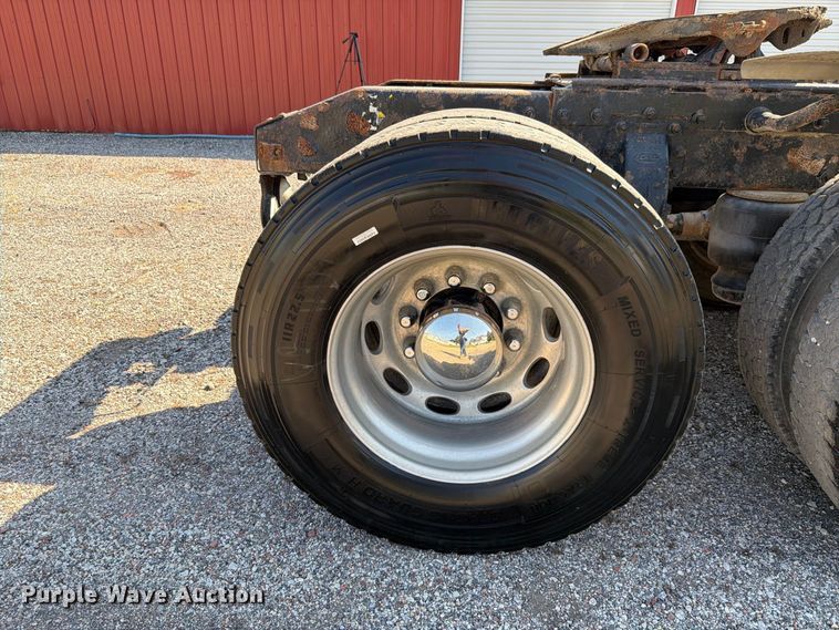image for item FK4156 2002 Peterbilt 378 semi truck
