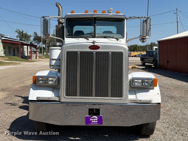 image for item FK4157 2006 Peterbilt 379 semi truck
