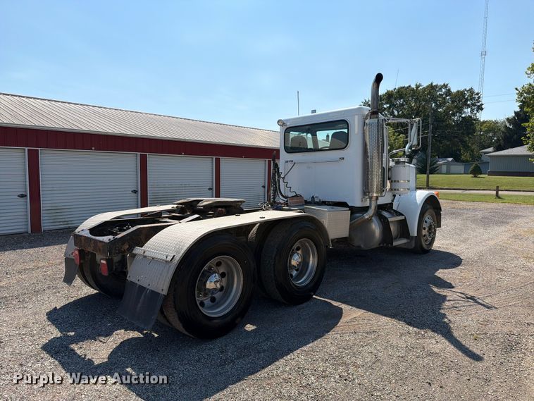 image for item FK4157 2006 Peterbilt 379 semi truck