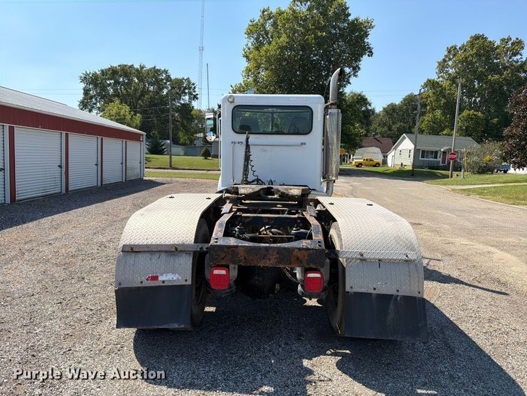 image for item FK4157 2006 Peterbilt 379 semi truck