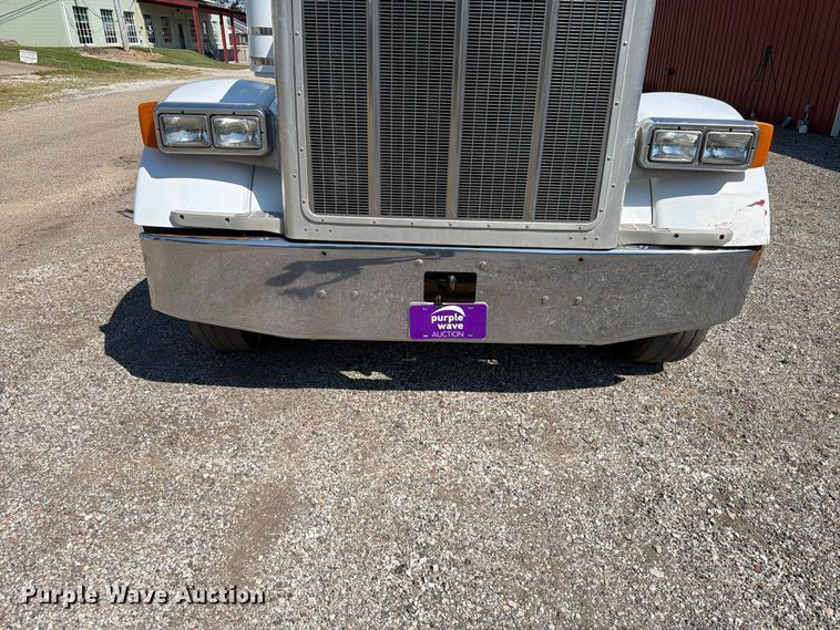 image for item FK4157 2006 Peterbilt 379 semi truck