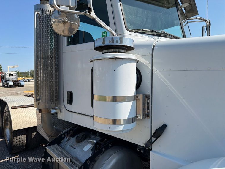 image for item FK4157 2006 Peterbilt 379 semi truck