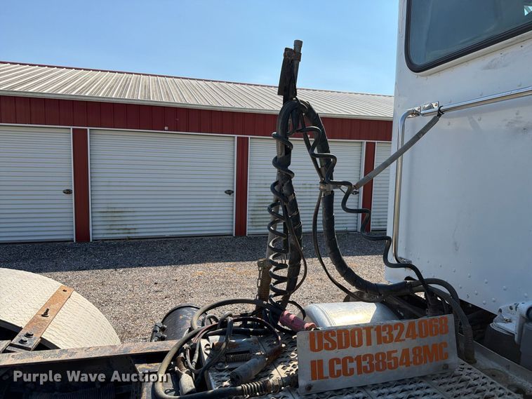 image for item FK4157 2006 Peterbilt 379 semi truck