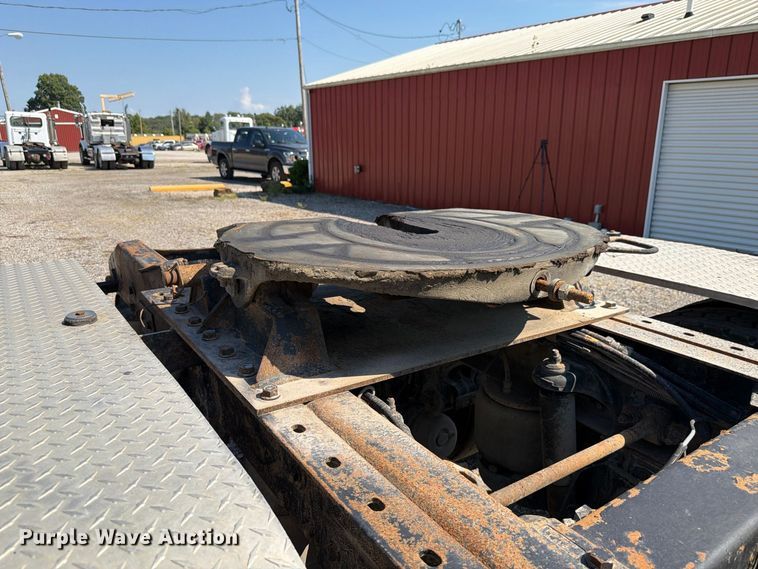 image for item FK4157 2006 Peterbilt 379 semi truck