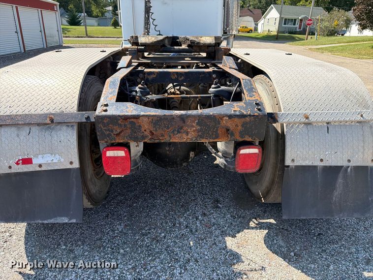 image for item FK4157 2006 Peterbilt 379 semi truck