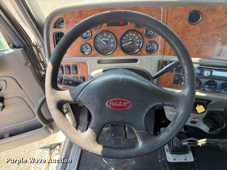 image for item FK4157 2006 Peterbilt 379 semi truck