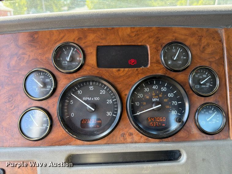image for item FK4157 2006 Peterbilt 379 semi truck