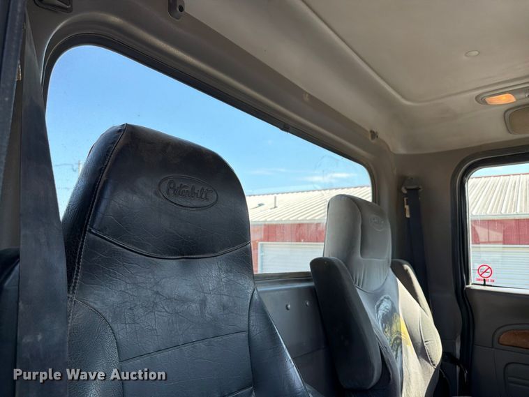 image for item FK4157 2006 Peterbilt 379 semi truck