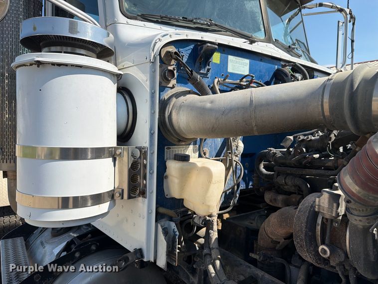 image for item FK4157 2006 Peterbilt 379 semi truck