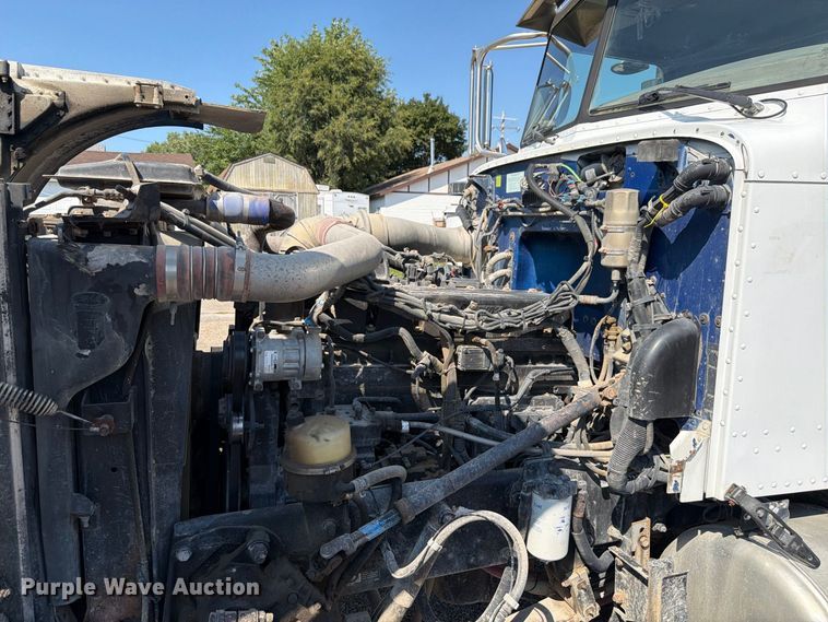 image for item FK4157 2006 Peterbilt 379 semi truck
