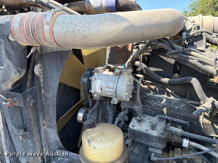 image for item FK4157 2006 Peterbilt 379 semi truck