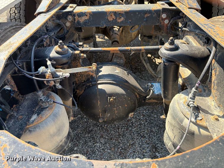image for item FK4157 2006 Peterbilt 379 semi truck
