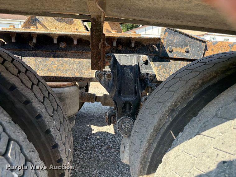 image for item FK4157 2006 Peterbilt 379 semi truck