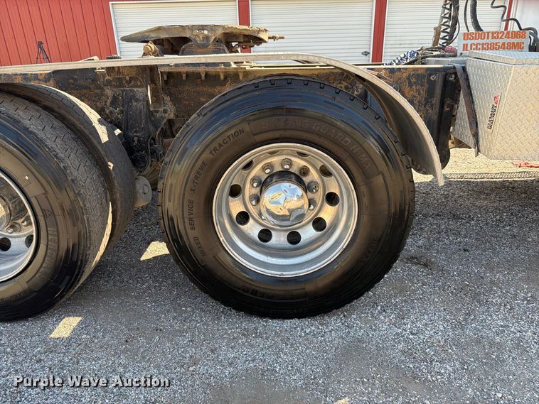 image for item FK4157 2006 Peterbilt 379 semi truck
