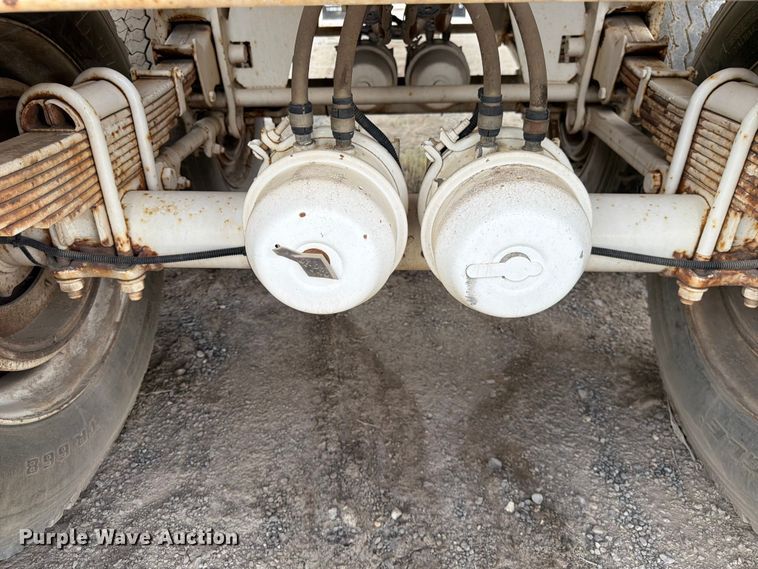 image for item FK4589 2012 Dragon Products vacuum trailer
