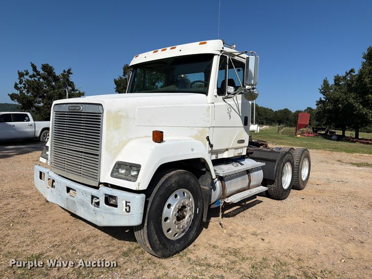 1997 Freightliner FLC semi truck