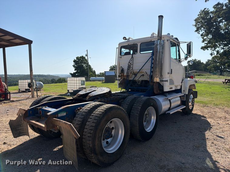 image for item FK5061 1997 Freightliner FLC semi truck