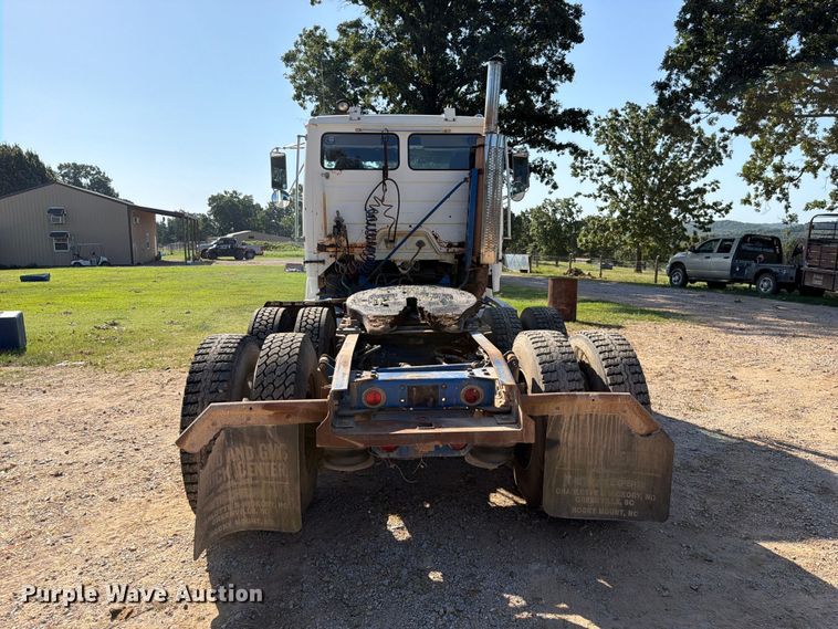 image for item FK5061 1997 Freightliner FLC semi truck
