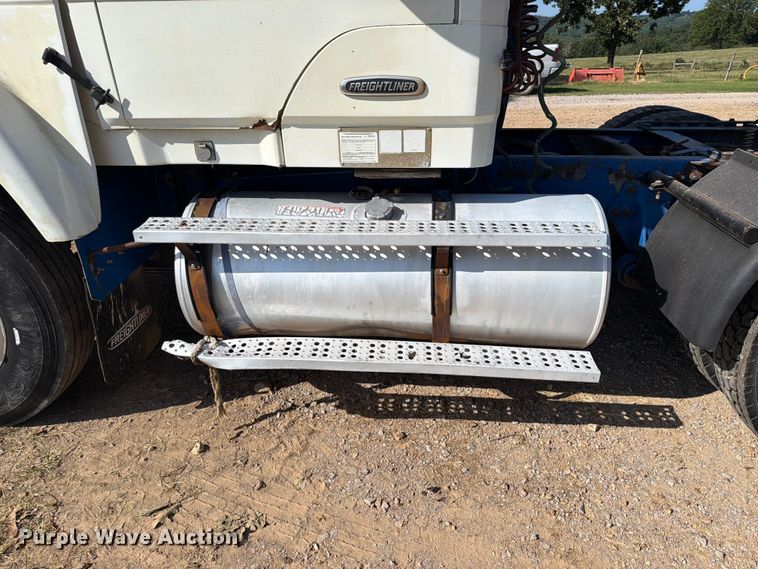 image for item FK5061 1997 Freightliner FLC semi truck