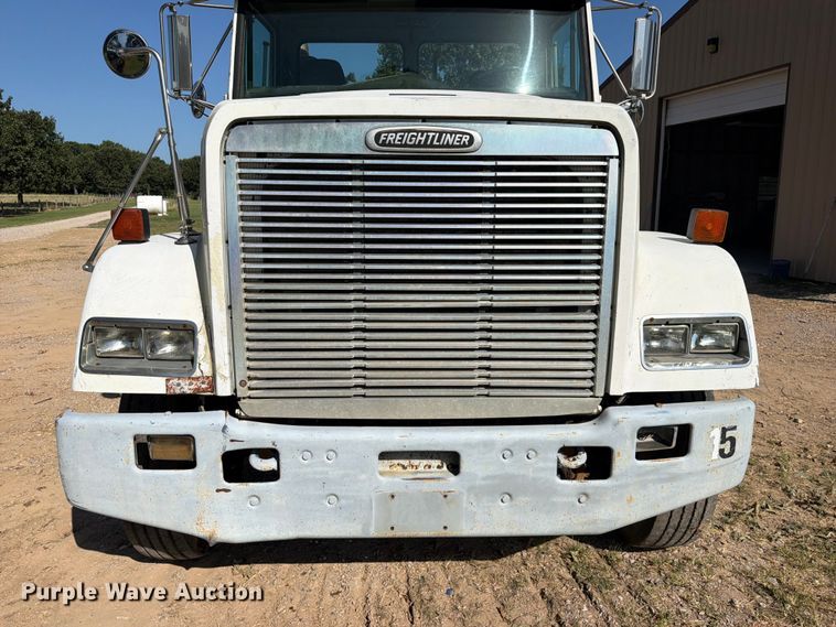 image for item FK5061 1997 Freightliner FLC semi truck