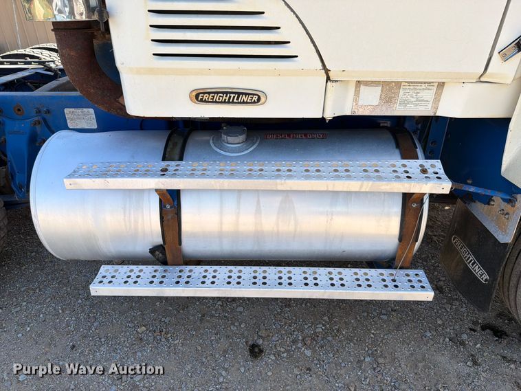 image for item FK5061 1997 Freightliner FLC semi truck