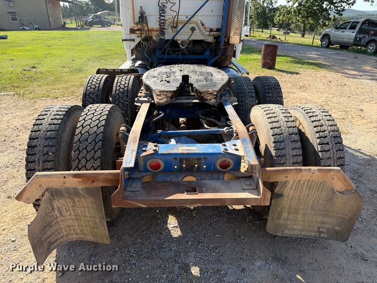 image for item FK5061 1997 Freightliner FLC semi truck