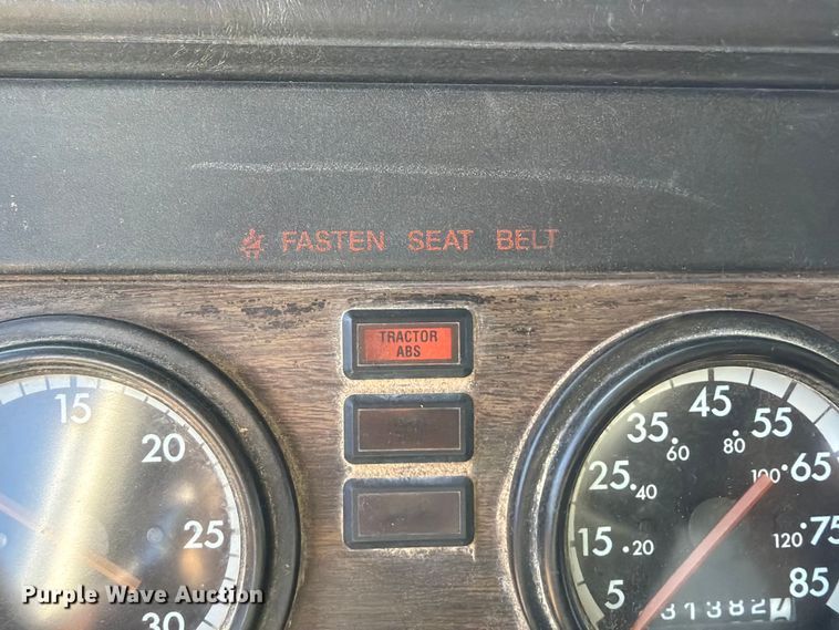 image for item FK5061 1997 Freightliner FLC semi truck