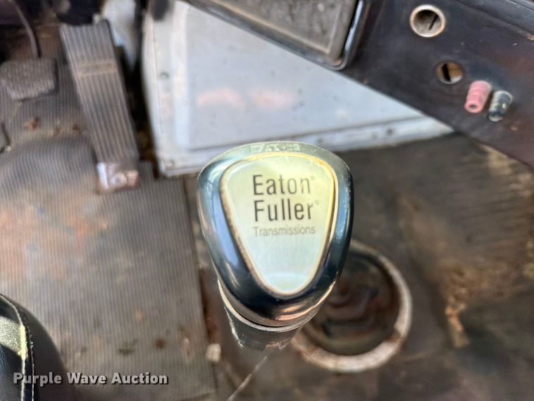 image for item FK5061 1997 Freightliner FLC semi truck