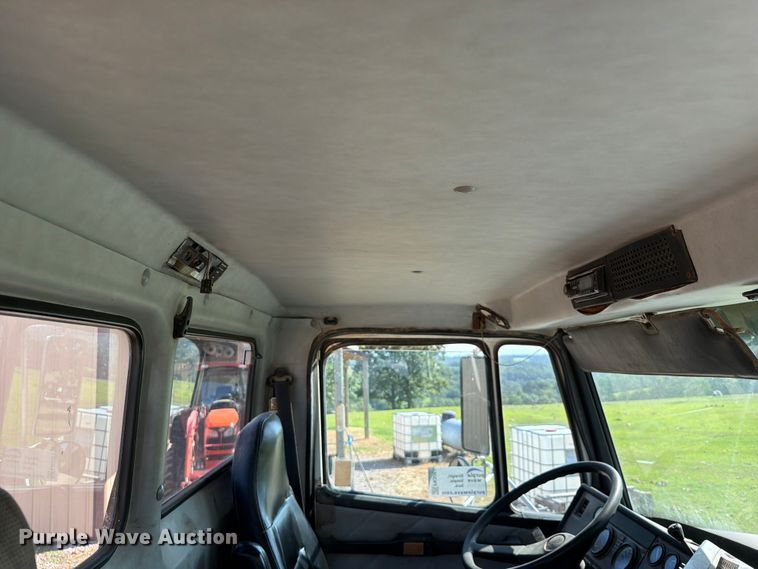 image for item FK5061 1997 Freightliner FLC semi truck