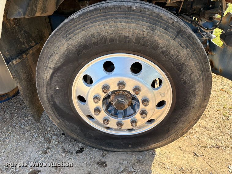 image for item FK5061 1997 Freightliner FLC semi truck