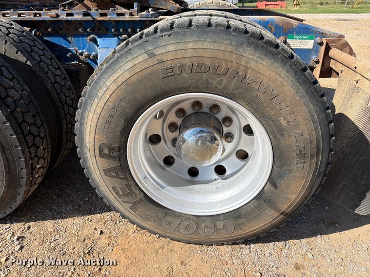 image for item FK5061 1997 Freightliner FLC semi truck