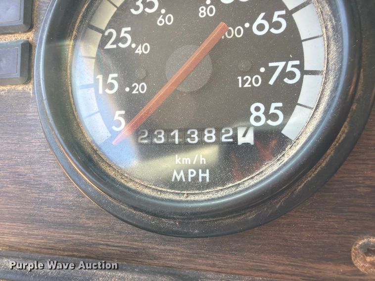 image for item FK5061 1997 Freightliner FLC semi truck