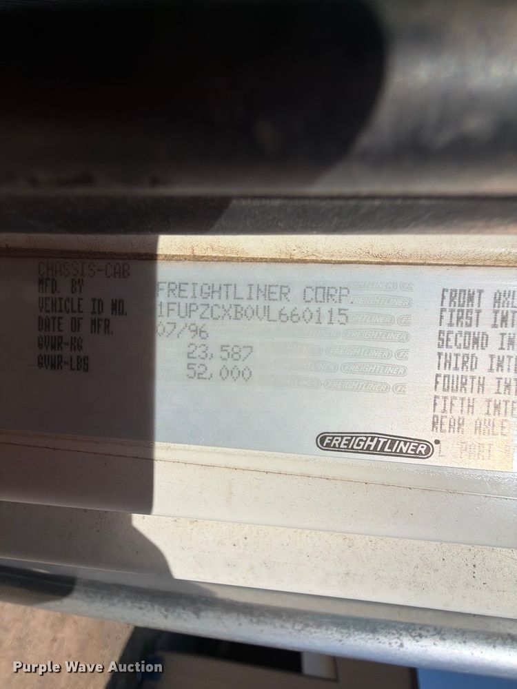 image for item FK5061 1997 Freightliner FLC semi truck
