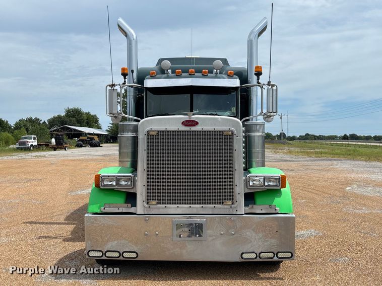 image for item FM6508 2006 Peterbilt 379 semi truck