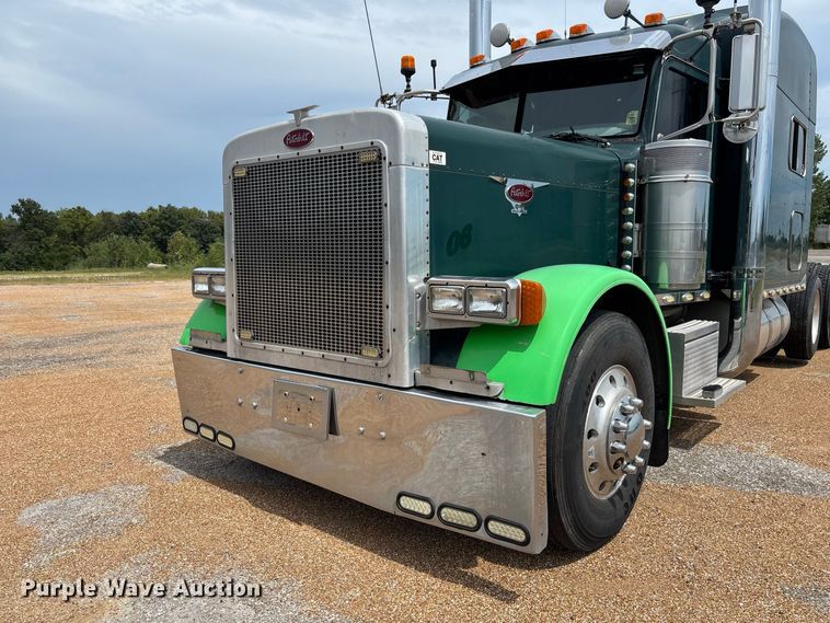 image for item FM6508 2006 Peterbilt 379 semi truck