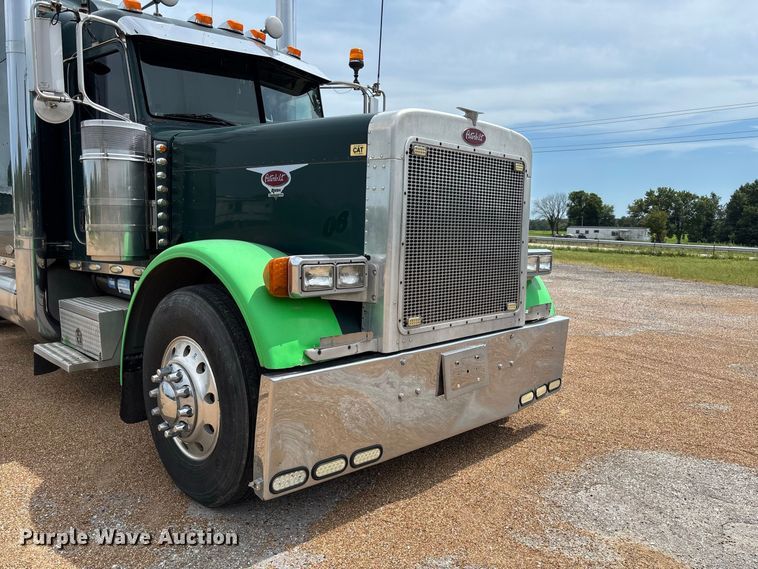 image for item FM6508 2006 Peterbilt 379 semi truck