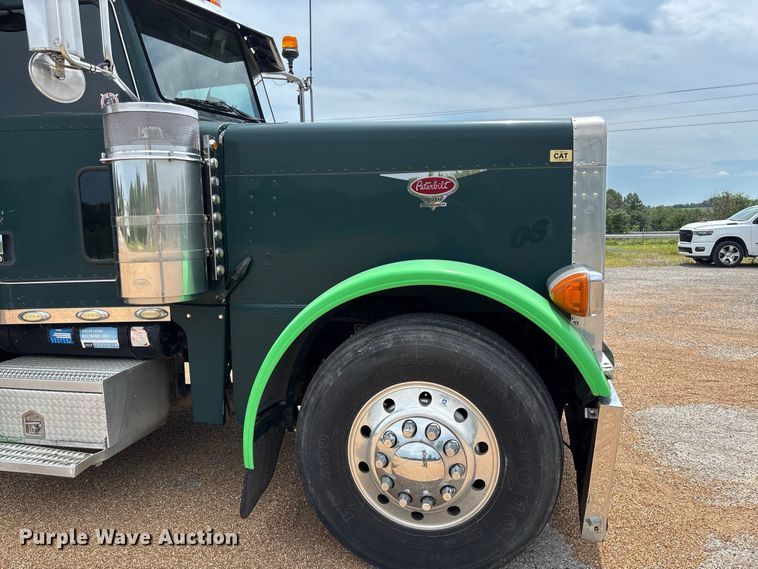 image for item FM6508 2006 Peterbilt 379 semi truck
