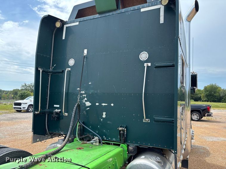 image for item FM6508 2006 Peterbilt 379 semi truck